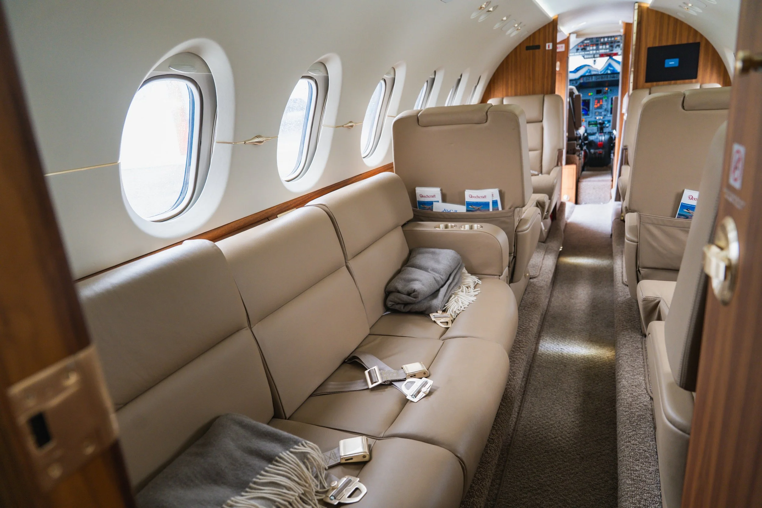 Hawker 850XP — Elite Air